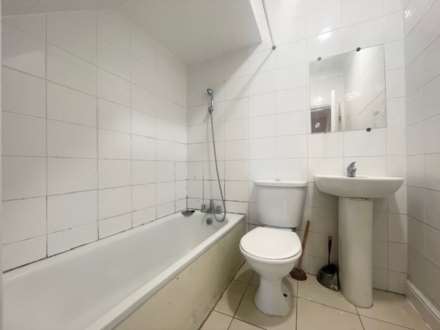 Clements Road, Ilford, Image 5