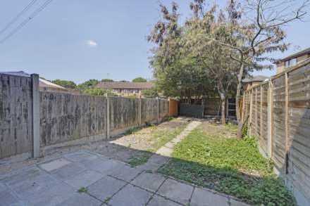Barton Close, Beckton, Image 11
