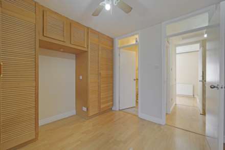 Barton Close, Beckton, Image 6