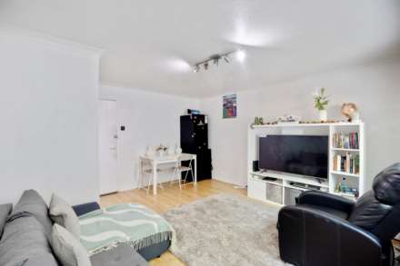Hogarth Close Beckton, Image 2