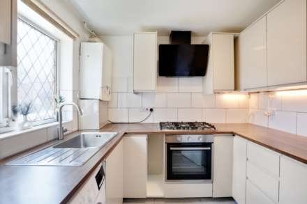 Hogarth Close Beckton, Image 4