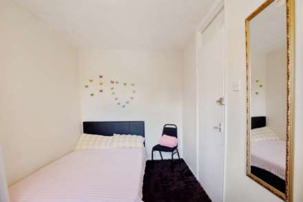 Hogarth Close Beckton, Image 7