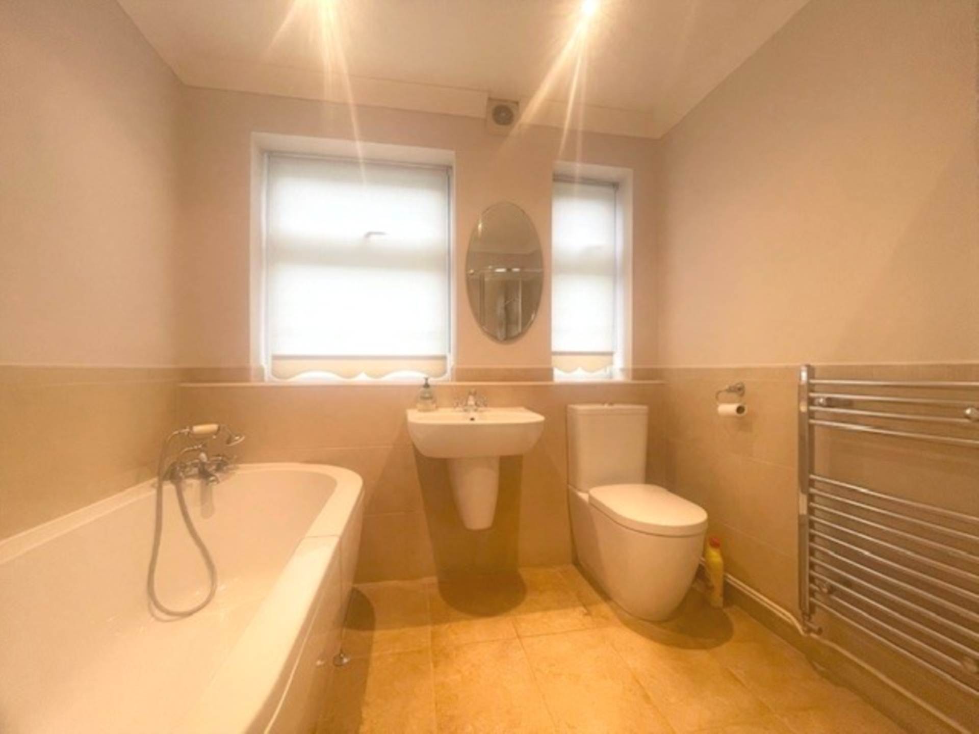 Caernarvon Drive, Ilford, Image 3