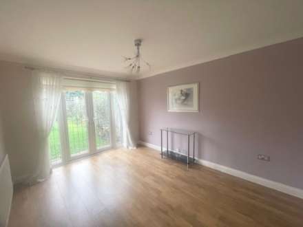 Caernarvon Drive, Ilford, Image 2