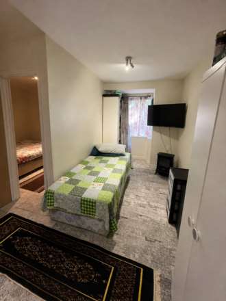 Winchester Close, Beckton, Image 3