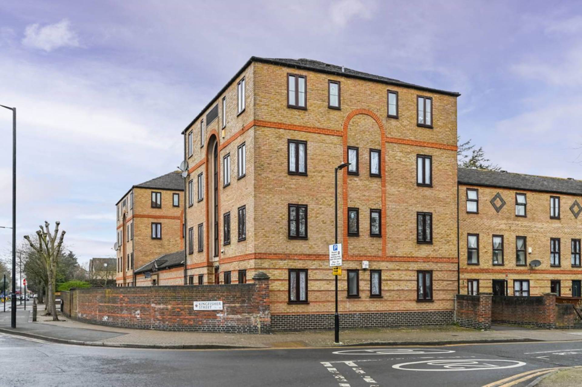 Tollgate Road, Beckton, Yemen, Image 1