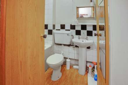 Harper Road, Beckton, Image 6