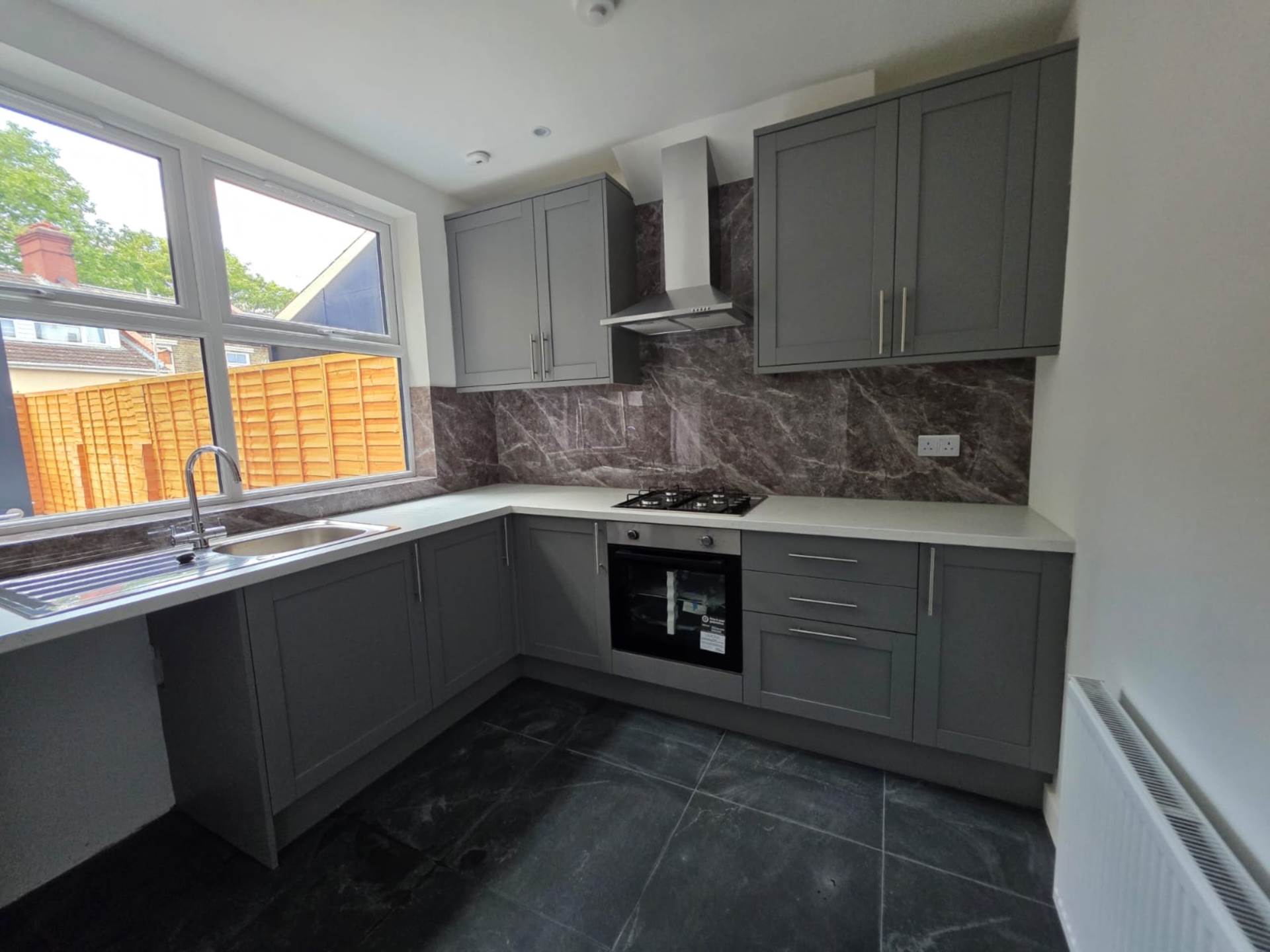 Barge House Road, London, Image 3