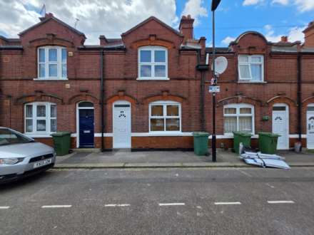 Barge House Road, London, Image 1