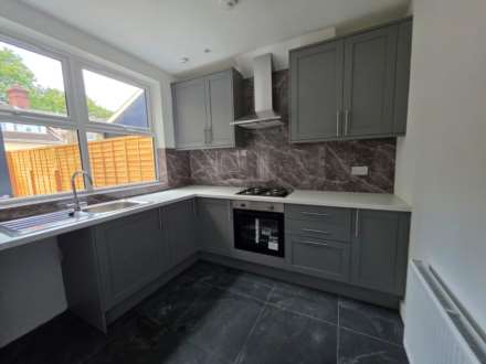 Barge House Road, London, Image 3