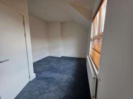 Barge House Road, London, Image 8