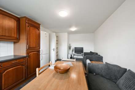 Bracken Close, Beckton, Image 7