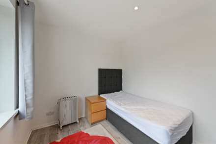 Bracken Close, Beckton, Image 8