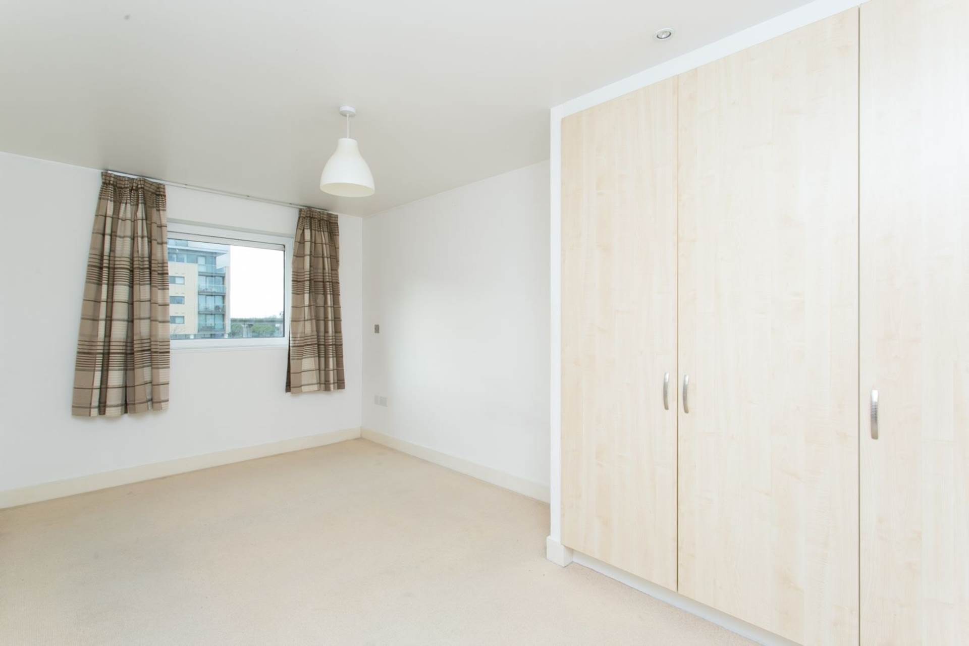 Ebb Court, London, Image 6