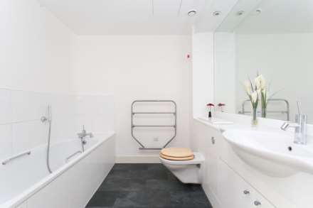Ebb Court, London, Image 7