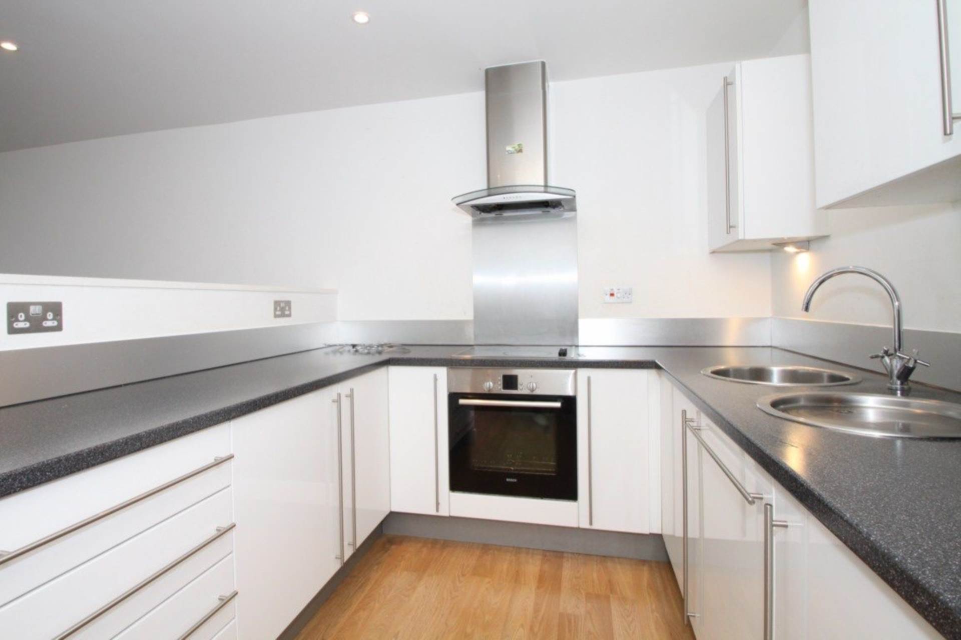 Latitude Court, London, Image 2