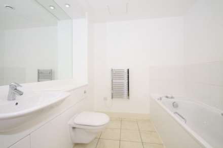 Latitude Court, London, Image 9