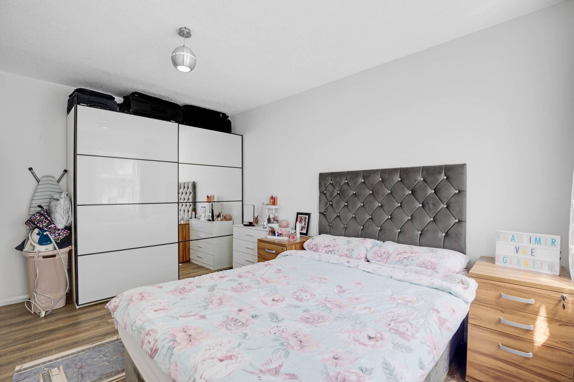 Aaron Hill Road, London, Image 11