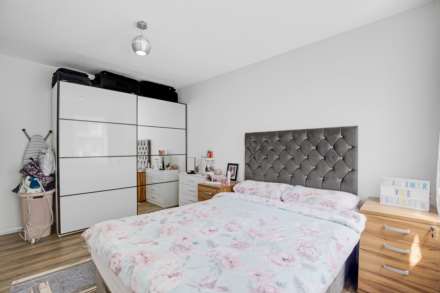 Aaron Hill Road, London, Image 11