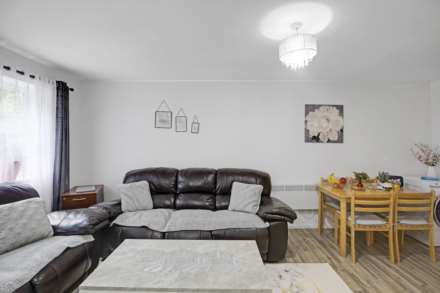 Aaron Hill Road, London, Image 2