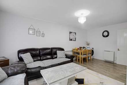 Aaron Hill Road, London, Image 3