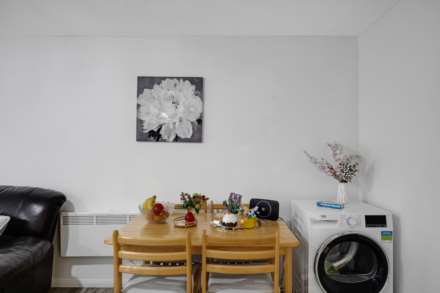 Aaron Hill Road, London, Image 4