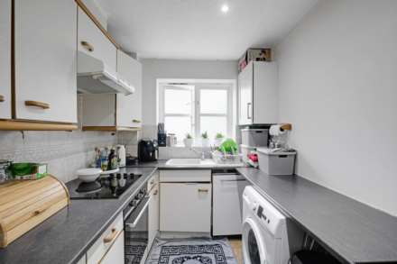 Aaron Hill Road, London, Image 9