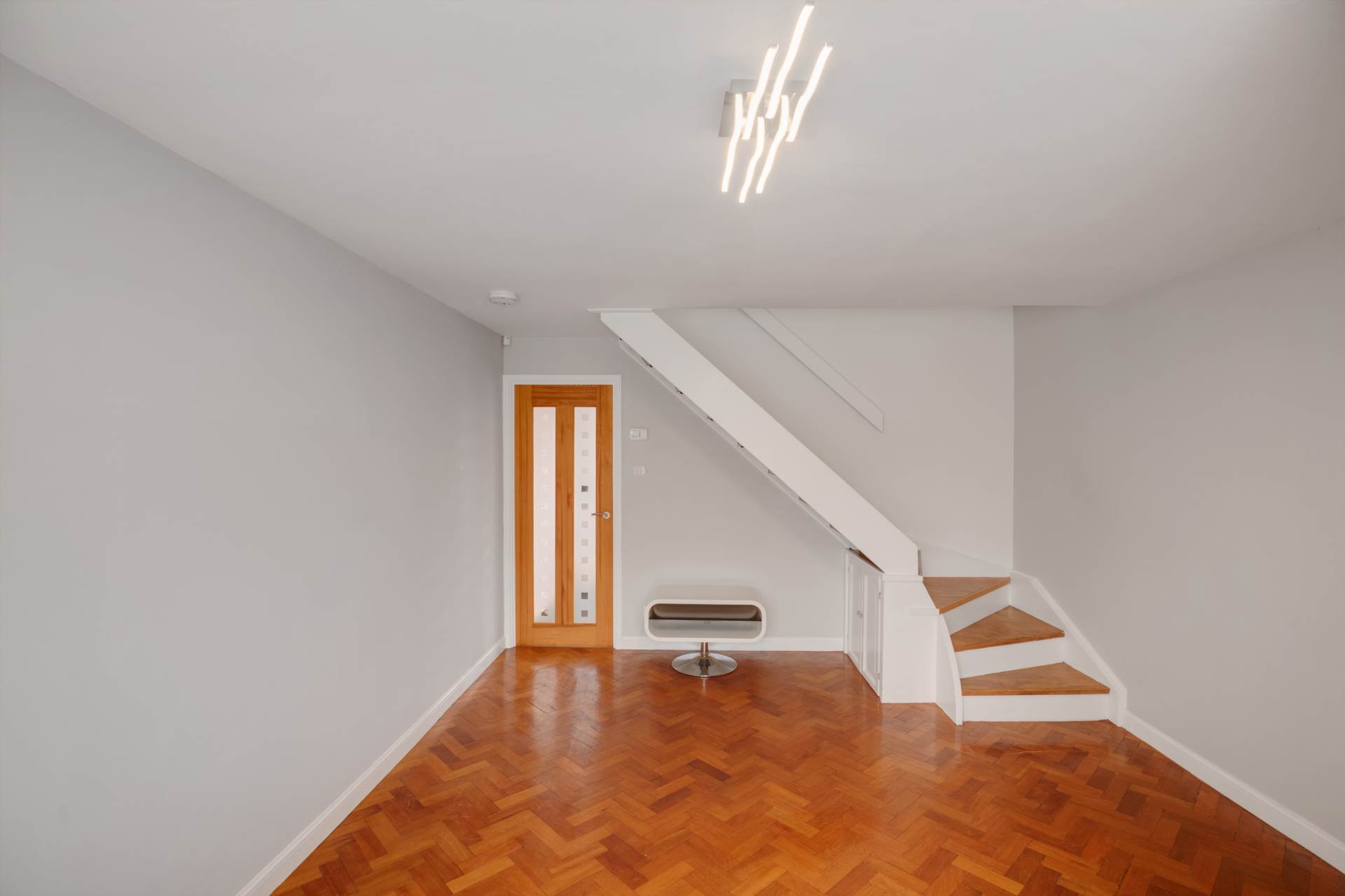 Wakerley Close, London, Image 4