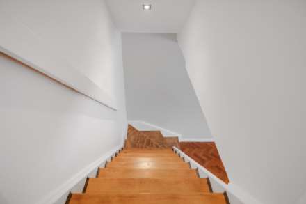 Wakerley Close, London, Image 8