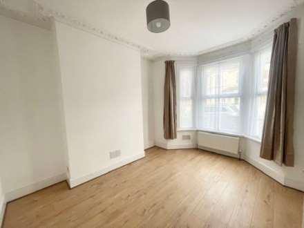 Sibley Grove, London, Image 2