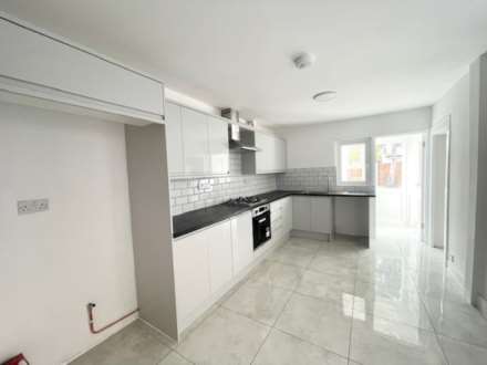 Sibley Grove, London, Image 3