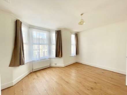 Sibley Grove, London, Image 4