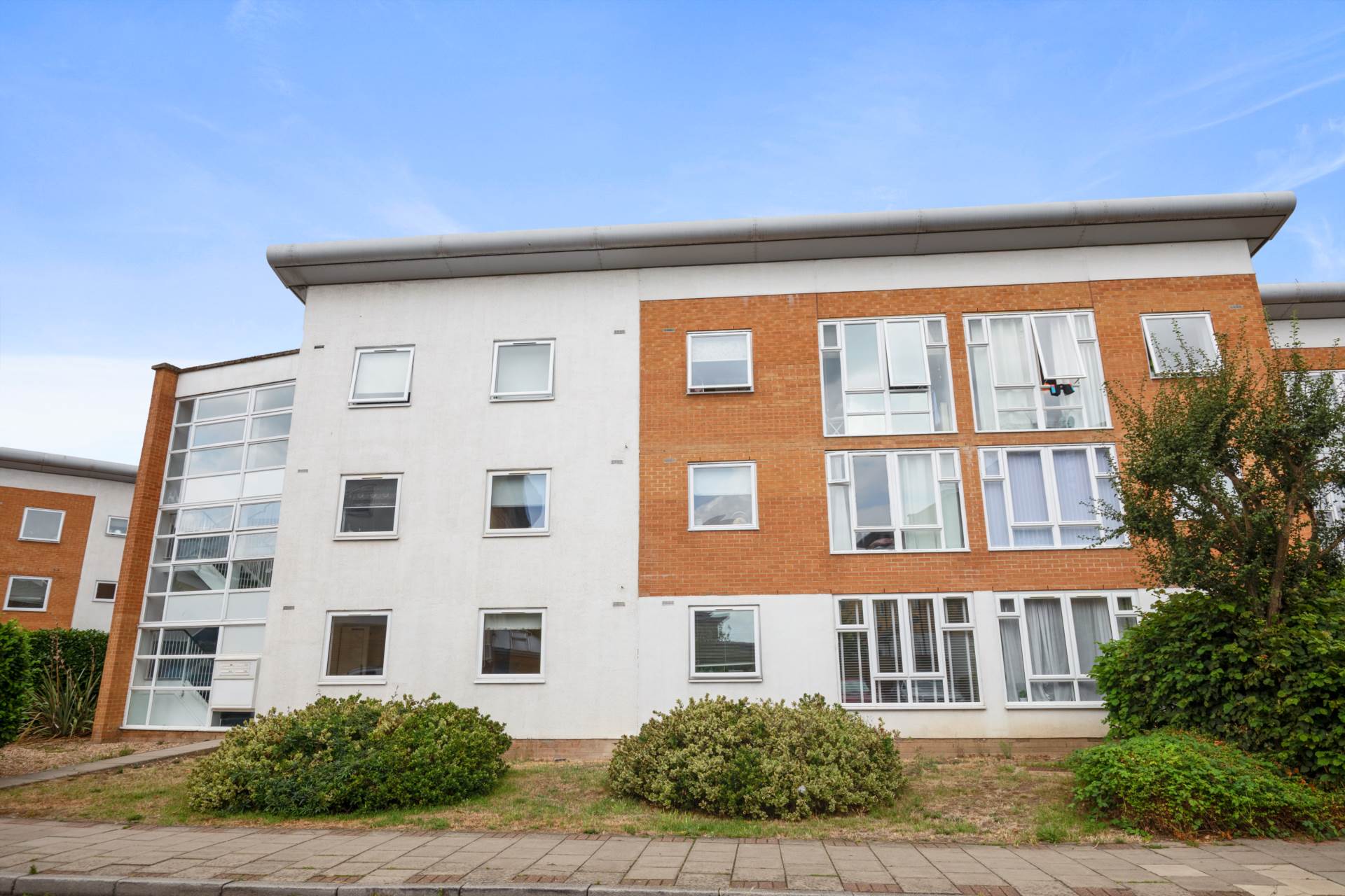 Felixstowe Court, London, Image 13