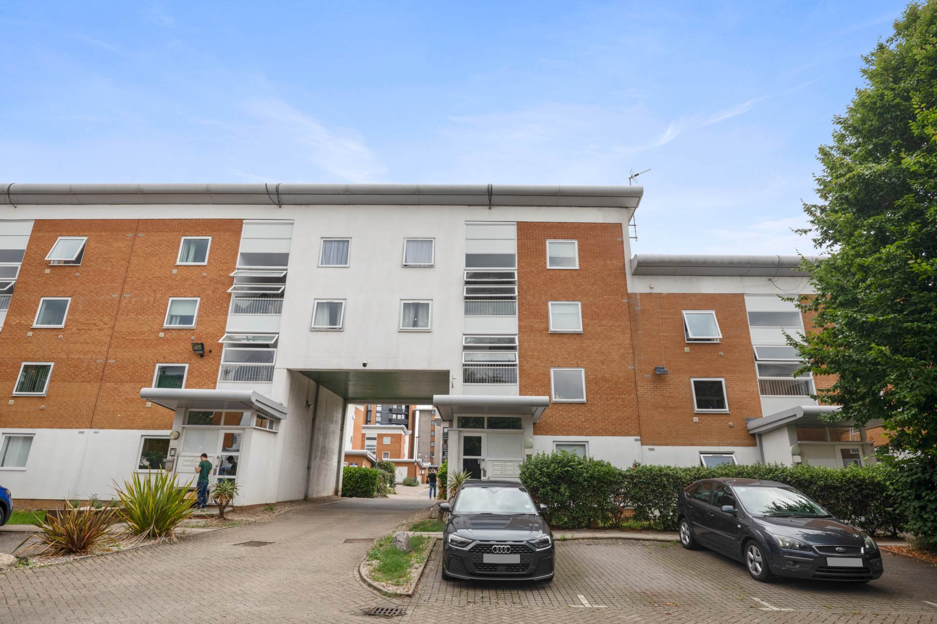 Felixstowe Court, London, Image 14