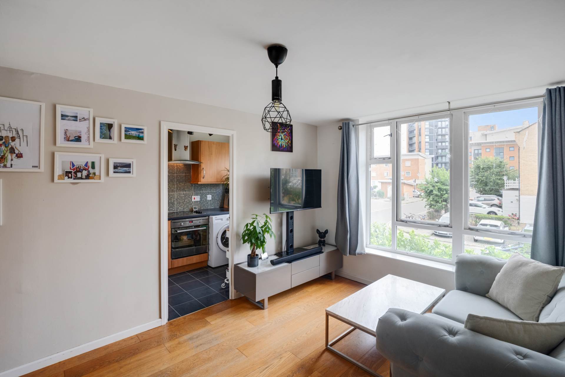 Felixstowe Court, London, Image 4