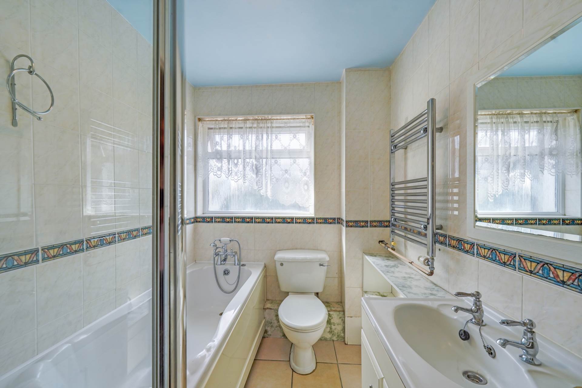 Oakley Close, Beckton, Image 12