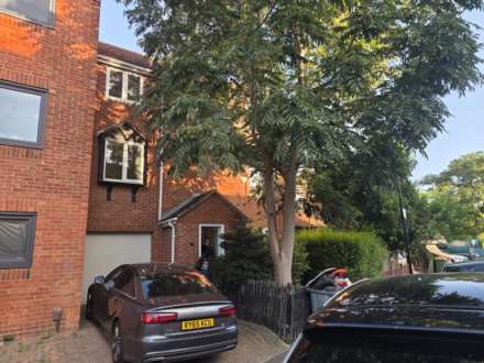 Property For Rent Linton Gardens, Beckton, London