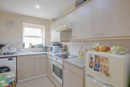 Angelica Drive, Beckton, Image 6