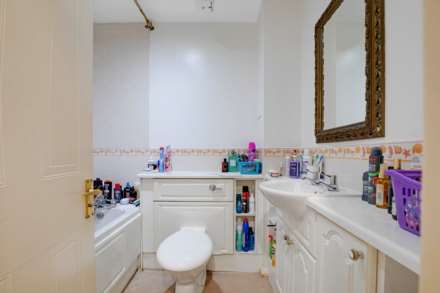 Angelica Drive, Beckton, Image 8