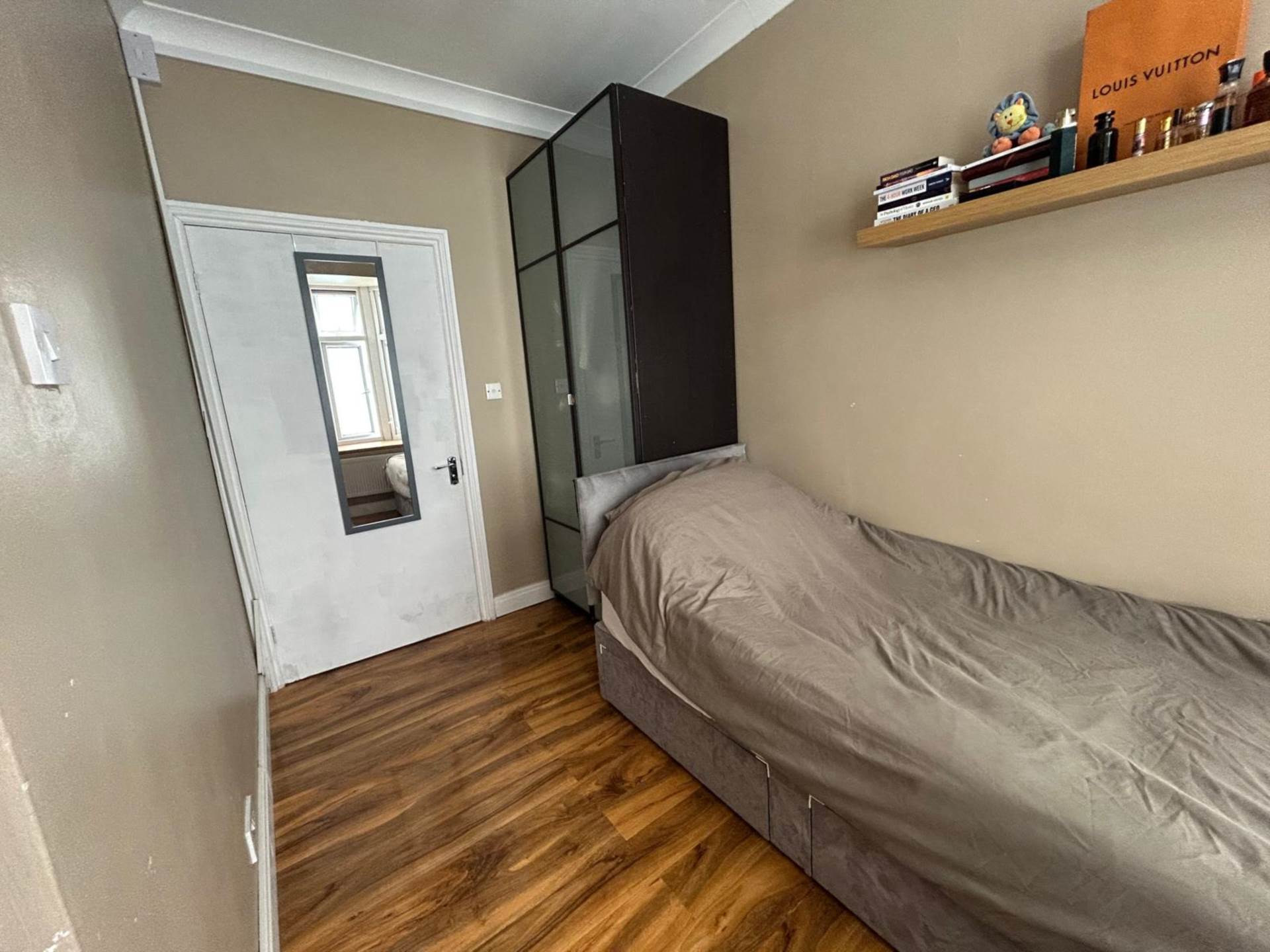 Westrow Drive, Barking, Image 3