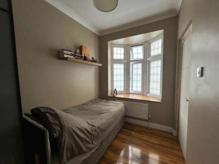 Westrow Drive, Barking, Image 4