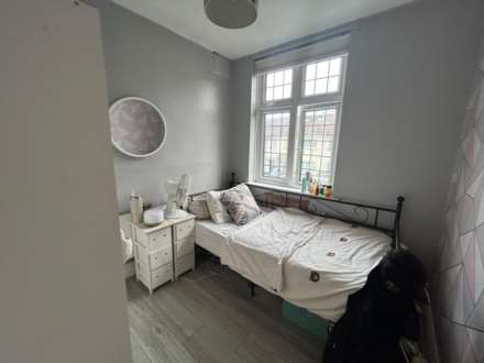 Westrow Drive, Barking, Image 7