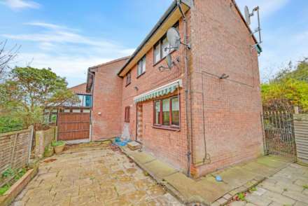 Fleetwood Close, Beckton, Image 15