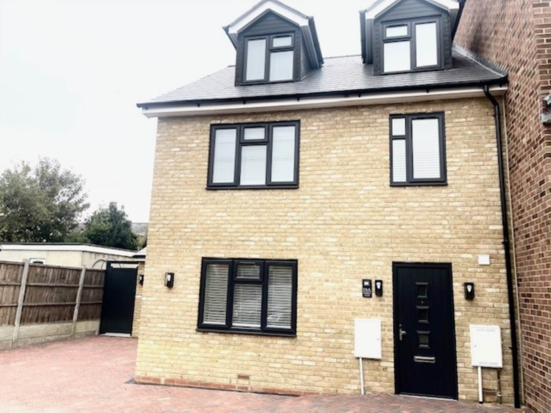 Verbena Close, London, Image 1