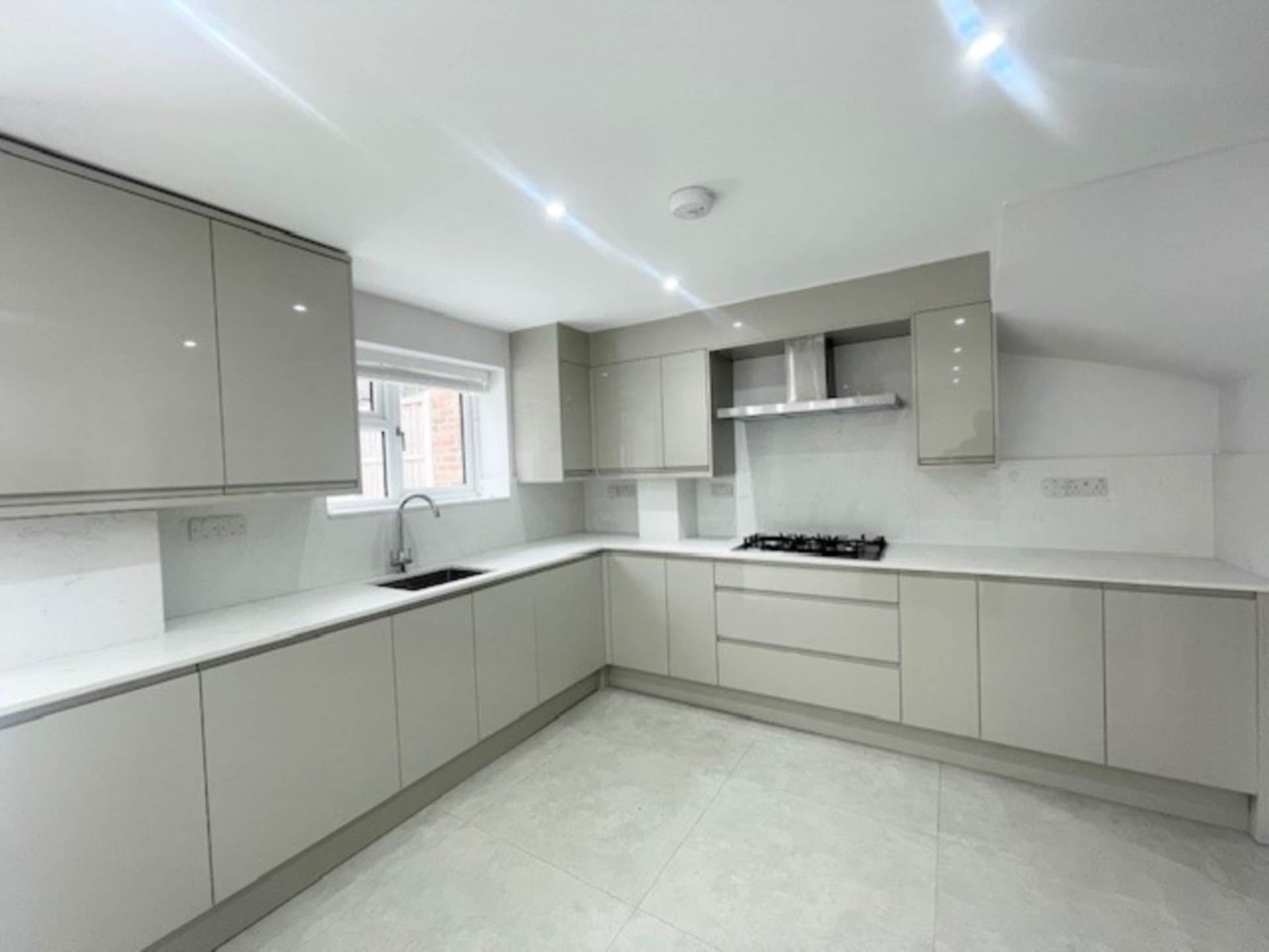 Verbena Close, London, Image 2