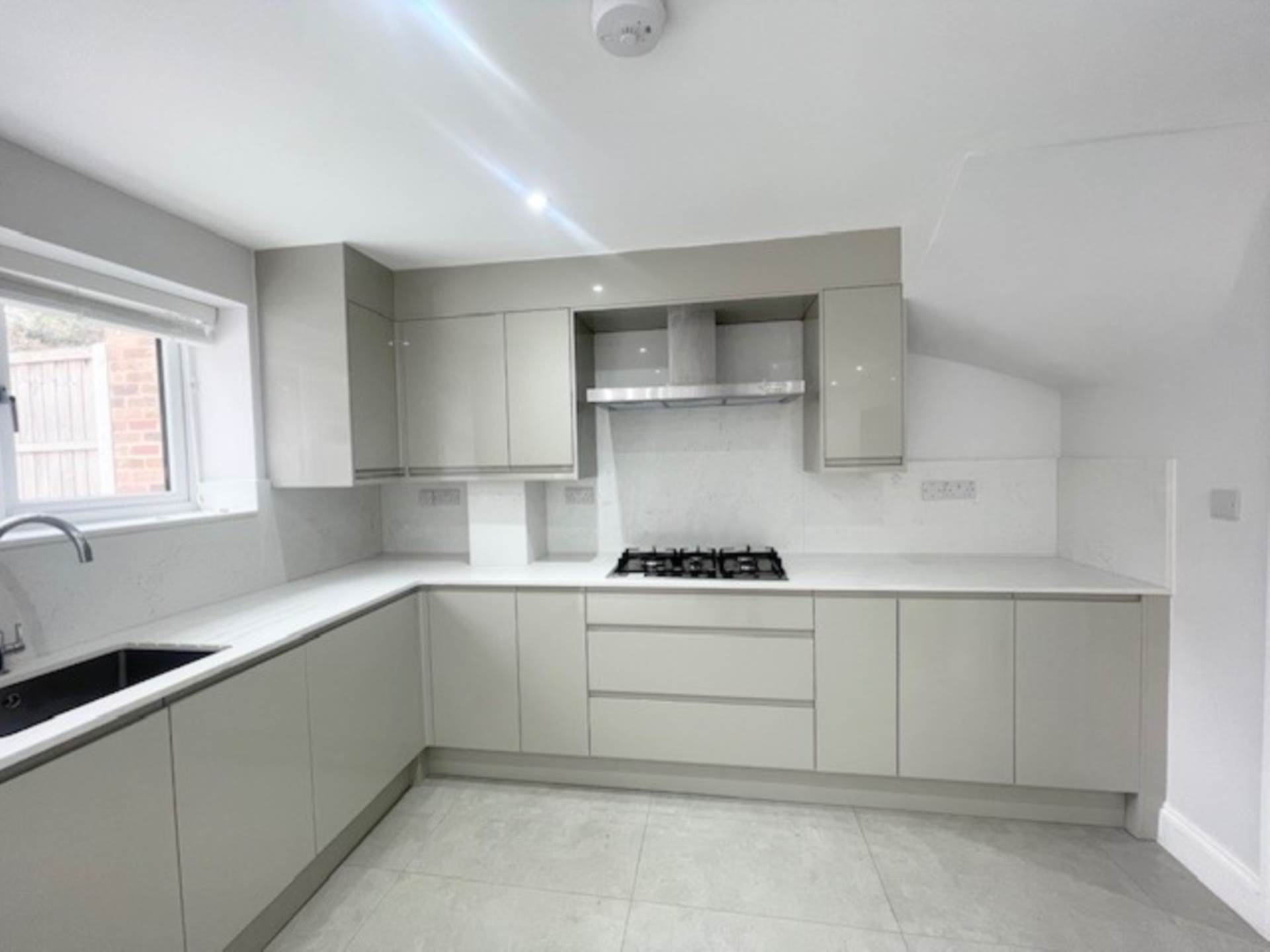 Verbena Close, London, Image 4