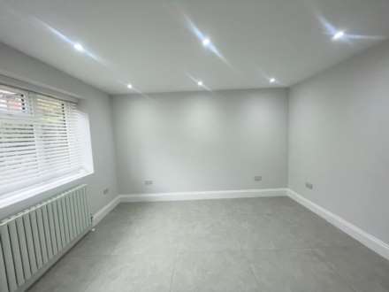 Verbena Close, London, Image 6