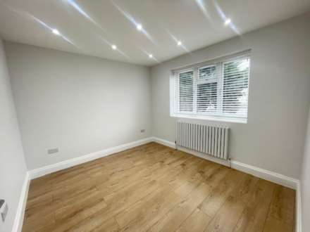 Verbena Close, London, Image 7