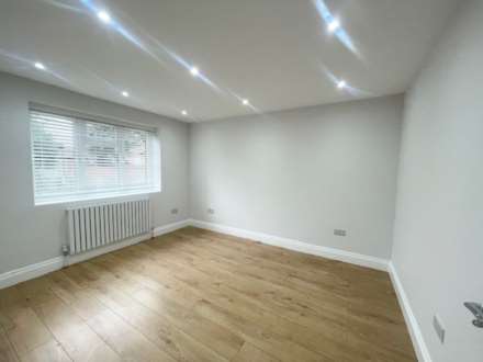 Verbena Close, London, Image 8