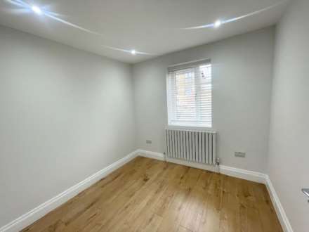 Verbena Close, London, Image 9